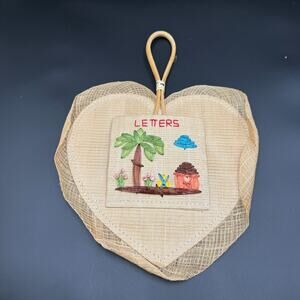 Vintage Heart Shaped Woven Straw Hanging Mail Organizer Island Home Design